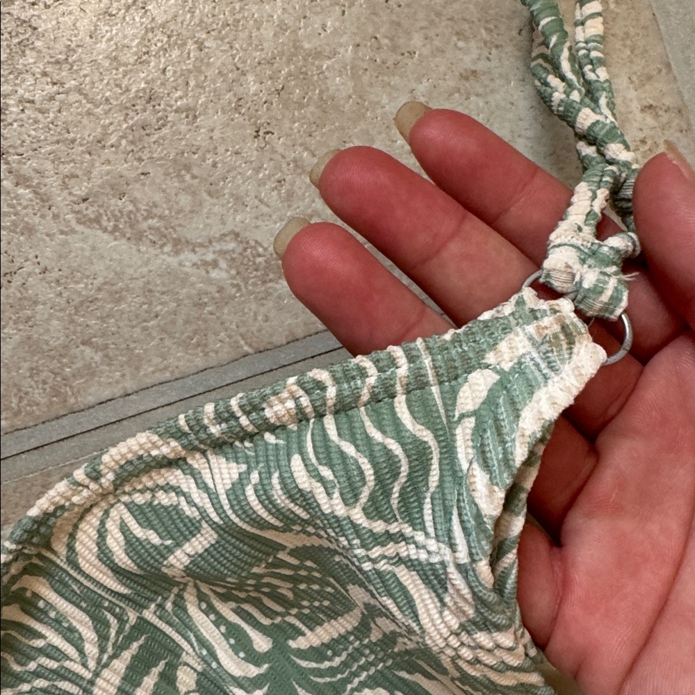 Green And White Patterned Bikini - image 3